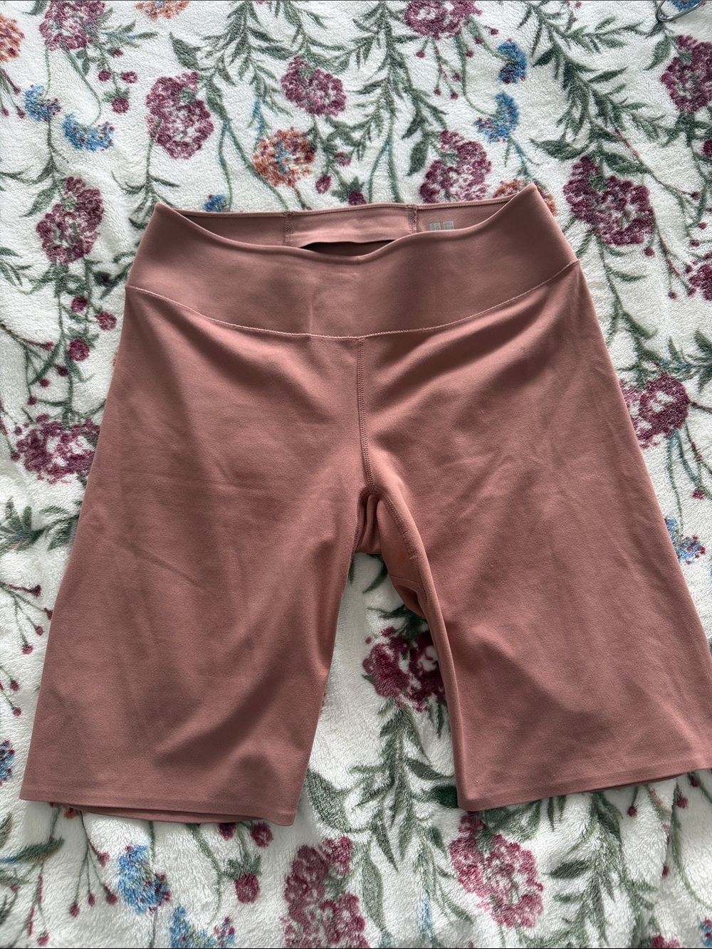 Uniqlo Women's High-Rise Bike Shorts in Dusty Rose